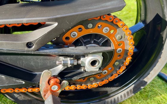 Gebrauchtmotorrad KTM 890 Duke R - Bild 8