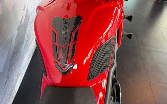 Gebrauchtmotorrad Ducati Streetfighter V4 S - Bild 12