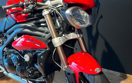 Gebrauchtmotorrad Triumph Speed Triple 1050 - Bild 7