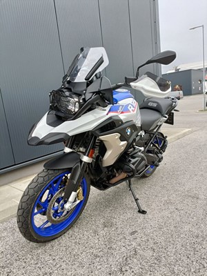 BMW R 1250 GS (light-white/racing-blue met/racing-red) - Bild 5