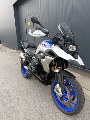 BMW R 1250 GS (light-white/racing-blue met/racing-red) - Bild 3