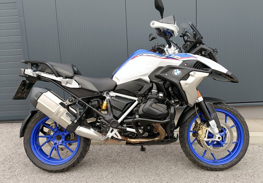 BMW R 1250 GS (light-white/racing-blue met/racing-red)