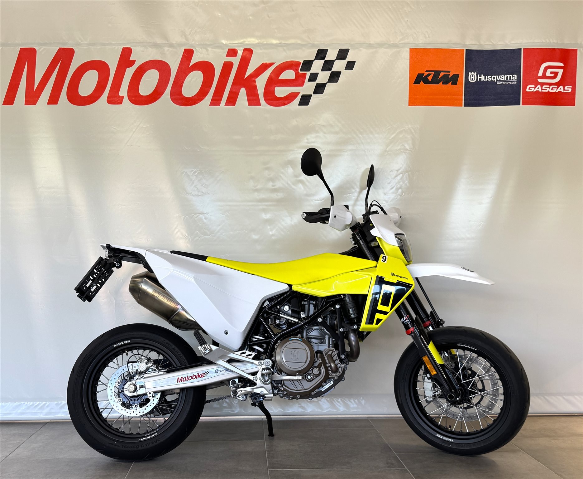 Husqvarna 701 Supermoto
