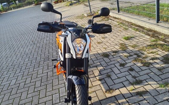 Gebrauchtmotorrad KTM 125 Duke - Bild 5