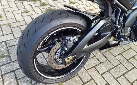 Gebrauchtmotorrad Suzuki B-King - Bild 10