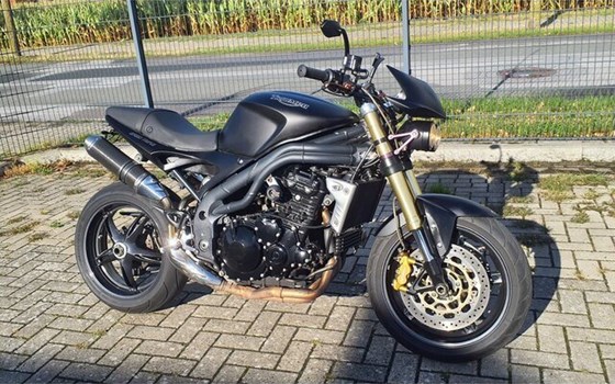 Gebrauchtmotorrad Triumph Speed Triple 1050 - Bild 10