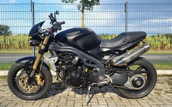 Gebrauchtmotorrad Triumph Speed Triple 1050 - Bild 3