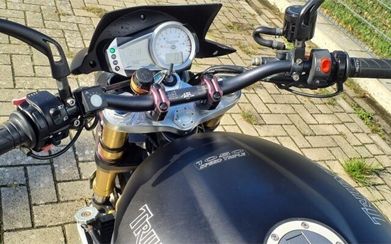 Gebrauchtmotorrad Triumph Speed Triple 1050 - Bild 4
