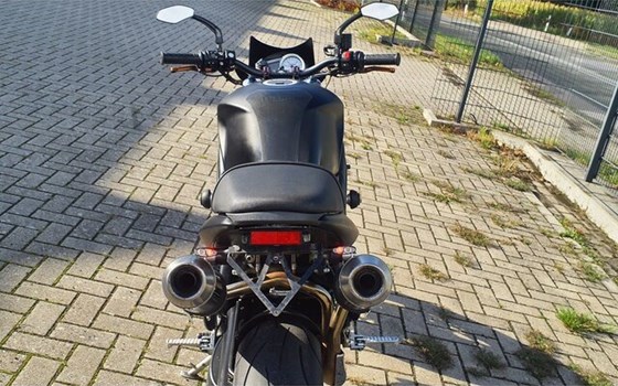 Gebrauchtmotorrad Triumph Speed Triple 1050 - Bild 7