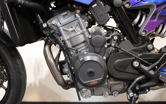 Gebrauchtmotorrad KTM 790 Duke L - Bild 8
