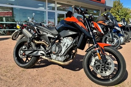 KTM 890 Duke