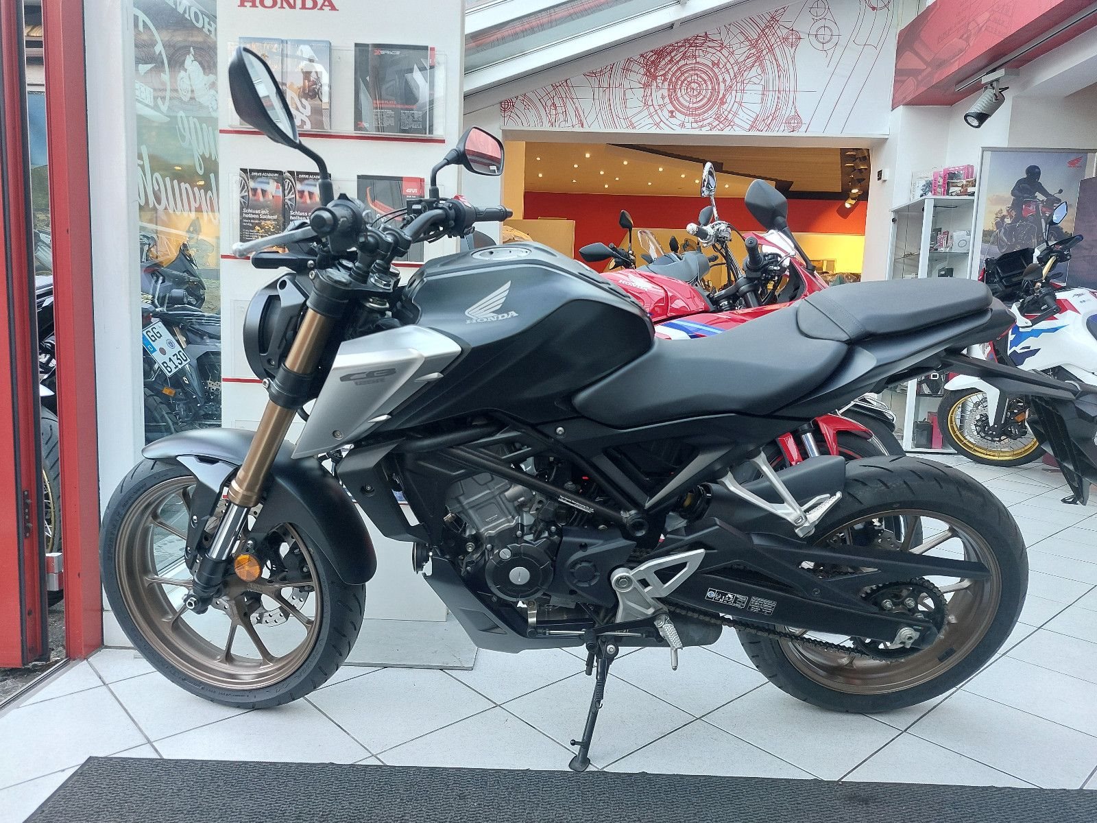 Honda CB125R