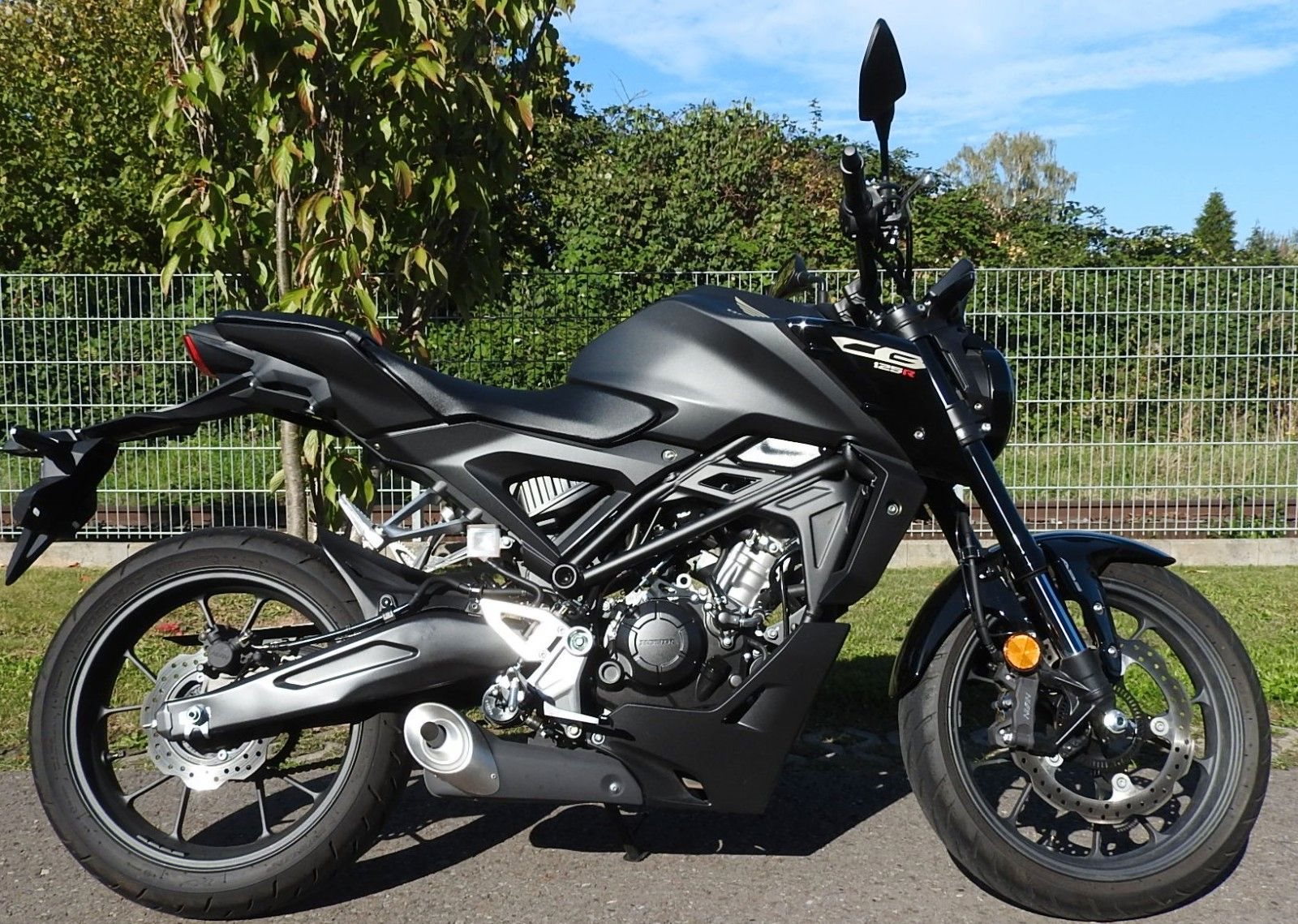 Honda CB125R