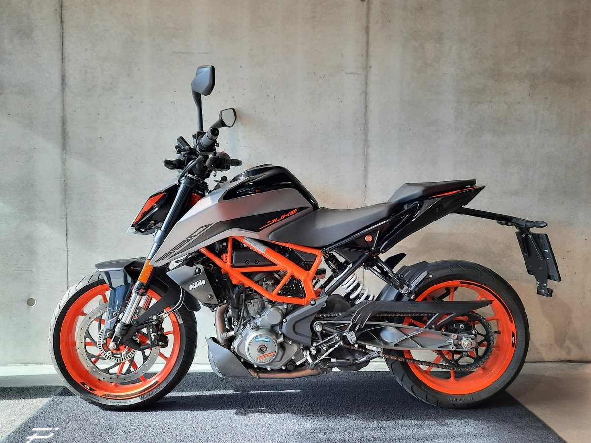 KTM 390 Duke