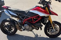 Dicke Supermotos für die Straße
