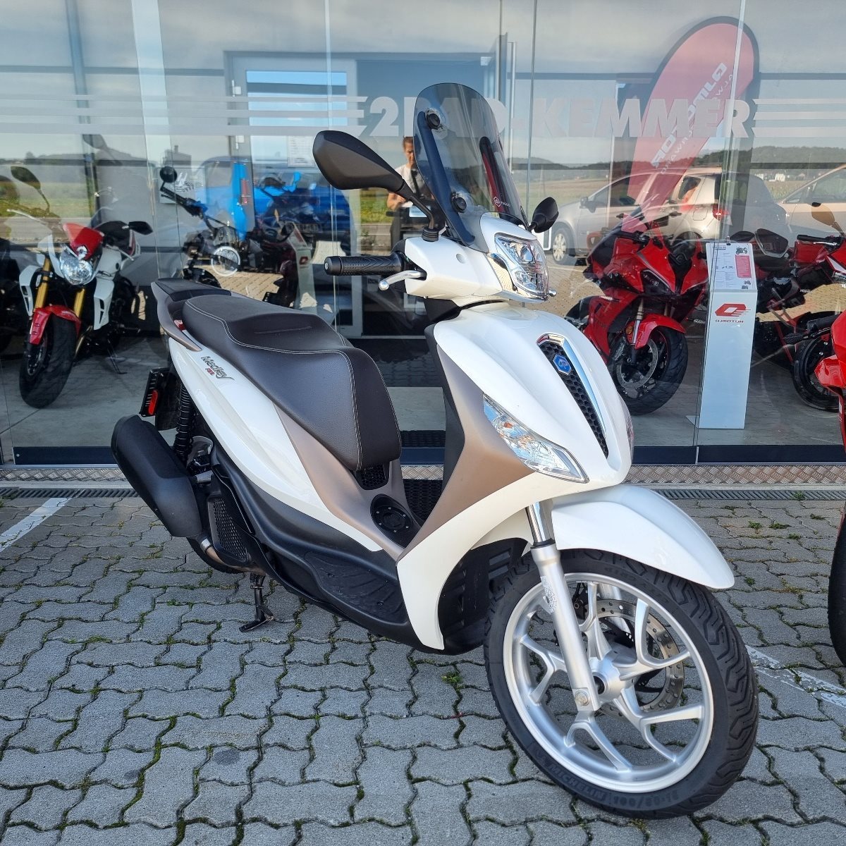 Piaggio Medley 125