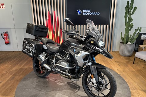 Schnell und weit fahren - Tourenmotorräder die Fahrspaß, Speed und Komfort bieten