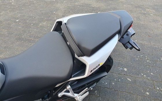 Gebrauchtmotorrad Honda CB750 Hornet - Bild 10