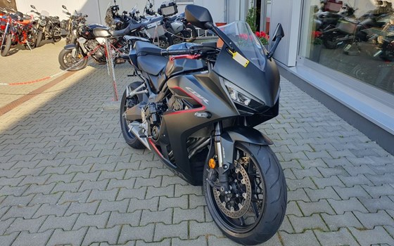 Gebrauchtmotorrad Honda CBR650R E-Clutch - Bild 3