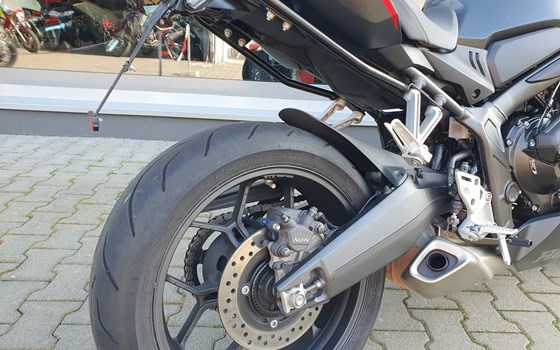 Gebrauchtmotorrad Honda CBR650R E-Clutch - Bild 8