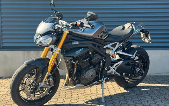 Gebrauchtmotorrad Triumph Speed Triple 1200 RS - Bild 2