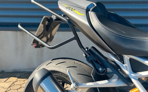 Gebrauchtmotorrad Triumph Speed Triple 1200 RS - Bild 6