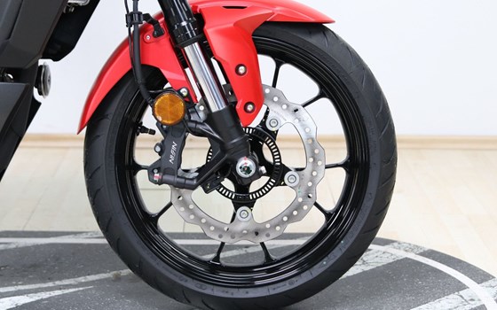 Gebrauchtmotorrad Honda CB125R - Bild 4