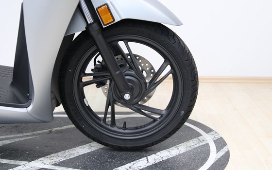 Gebrauchtmotorrad Honda SH150i - Bild 5
