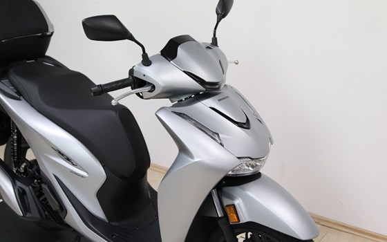 Gebrauchtmotorrad Honda SH150i - Bild 6