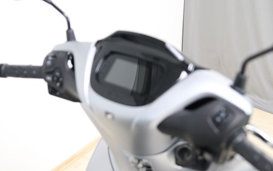 Gebrauchtmotorrad Honda SH150i - Bild 7