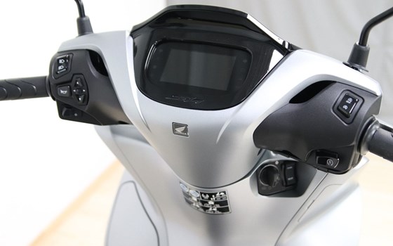 Gebrauchtmotorrad Honda SH150i - Bild 8