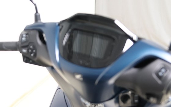 Gebrauchtmotorrad Honda SH125i - Bild 6