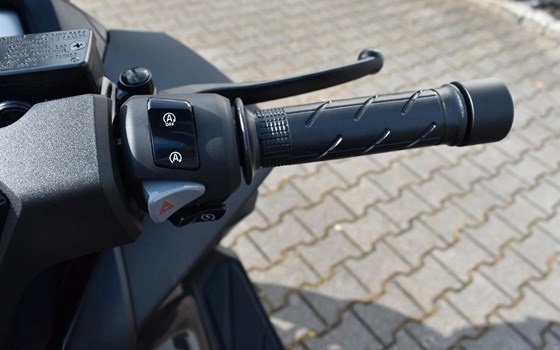Gebrauchtmotorrad Honda Forza 125 - Bild 7