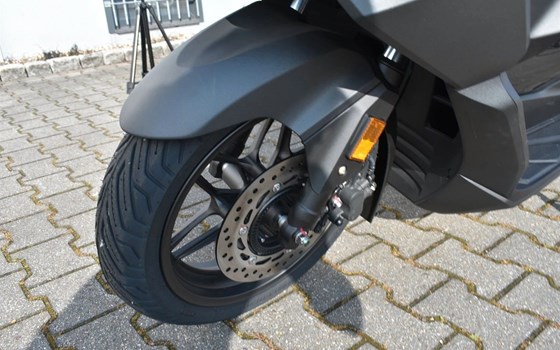 Gebrauchtmotorrad Honda Forza 125 - Bild 8