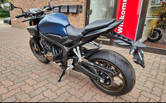 Gebrauchtmotorrad Honda CB650R - Bild 3