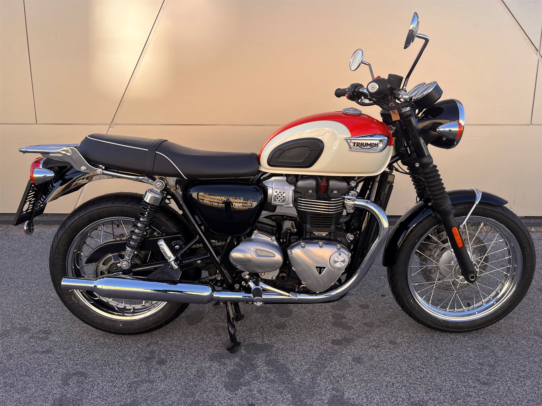 Triumph Bonneville T100