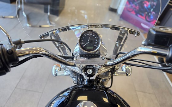 Gebrauchtmotorrad Harley-Davidson Sportster XL 1200T SuperLow - Bild 9