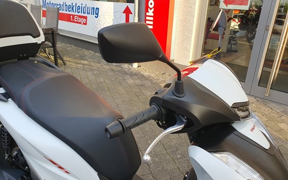 Gebrauchtmotorrad Honda SH125i - Bild 10