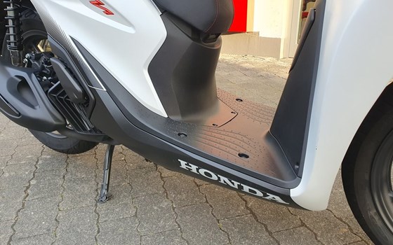 Gebrauchtmotorrad Honda SH125i - Bild 7