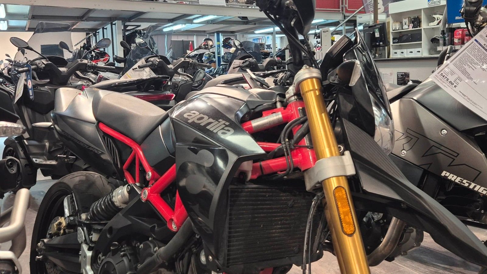 Aprilia Dorsoduro 900
