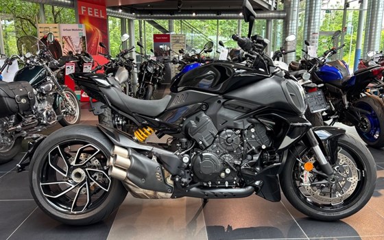Gebrauchtmotorrad Ducati Diavel V4 - Bild 2