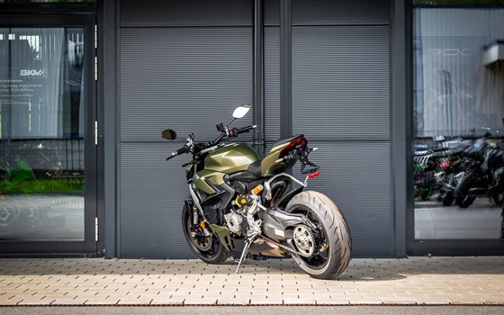 Gebrauchtmotorrad Ducati Streetfighter V2 - Bild 3
