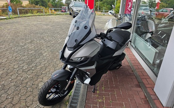 Gebrauchtmotorrad Aprilia SR GT 400 - Bild 1