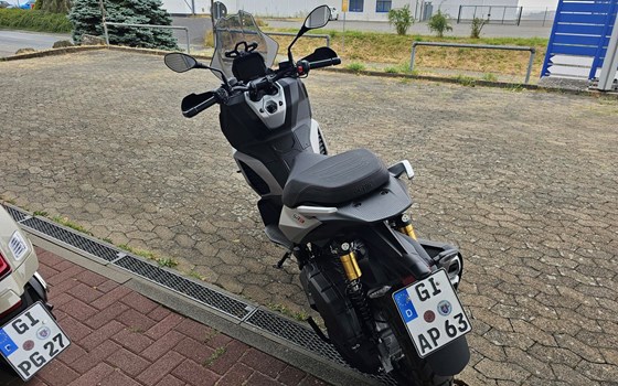 Gebrauchtmotorrad Aprilia SR GT 400 - Bild 4