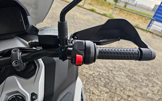 Gebrauchtmotorrad Aprilia SR GT 400 - Bild 6