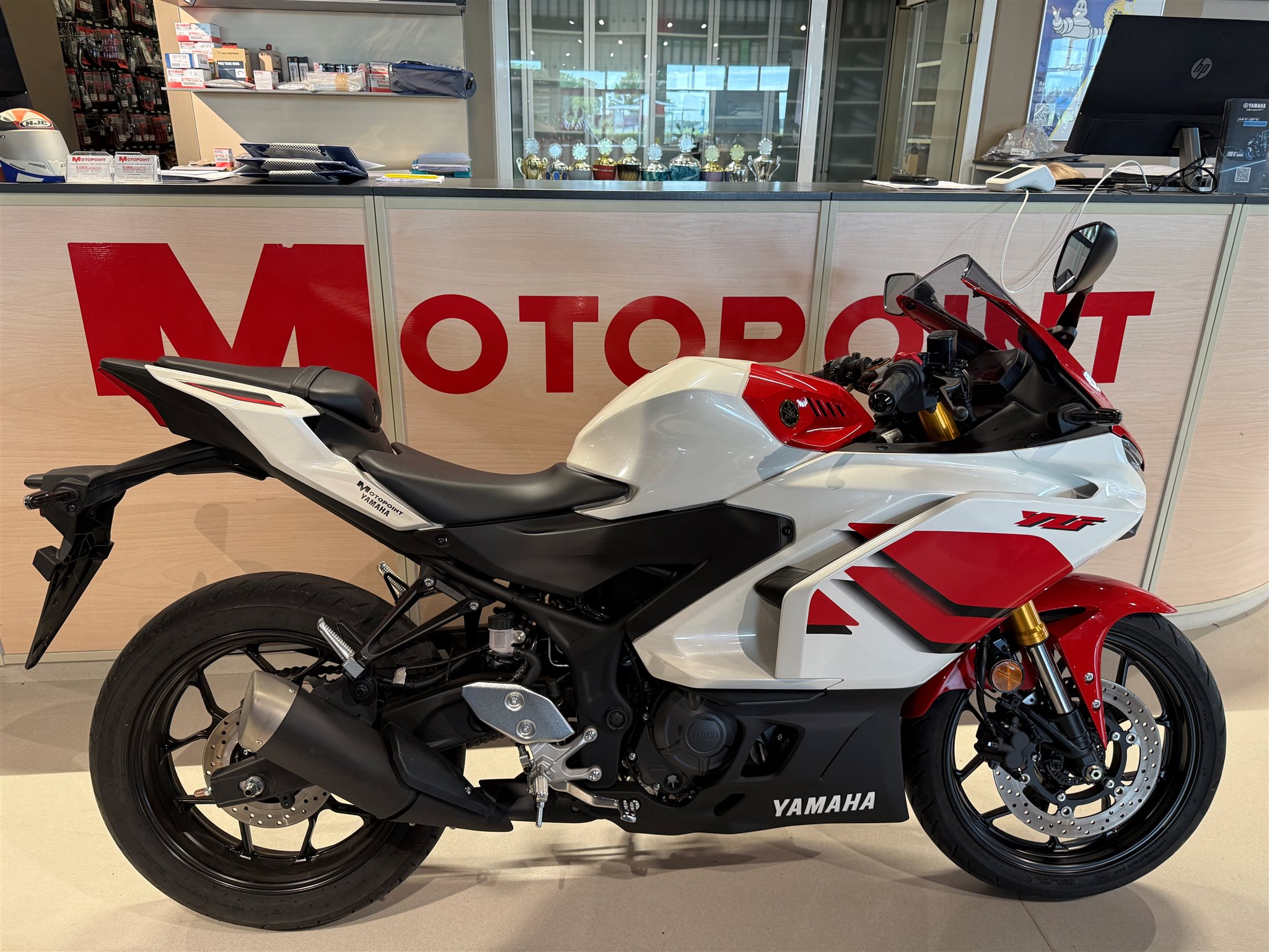 Yamaha R3