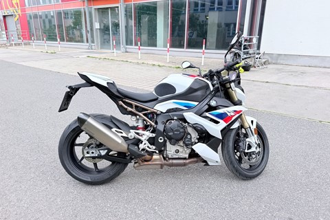 Leiwande Nakedbikes