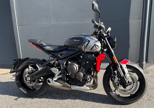 GEBRAUCHTFAHRZEUG Triumph Trident 660