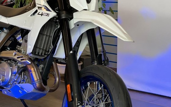 Gebrauchtmotorrad Suzuki DR-Z4SM - Bild 1