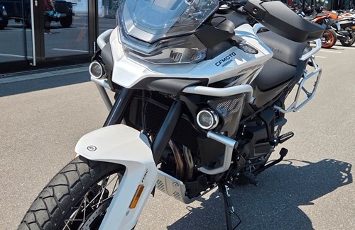 Neumotorrad CFMOTO 800MT-ES